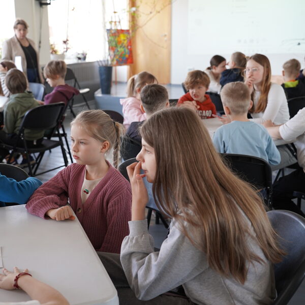 PIECI VILKI VILKU VILKA