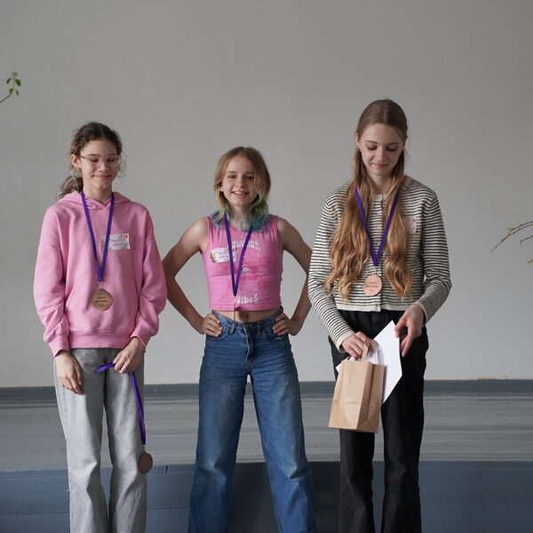 5.-6.klašu grupā 3.vieta - "ROZĀ DĪVAS"