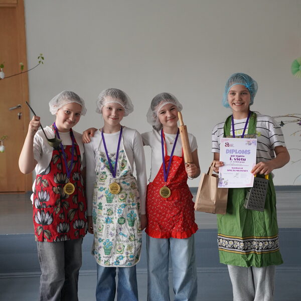 5.-6.klašu grupā 1.vieta - "'ŠEFPAVĀRIŅI"