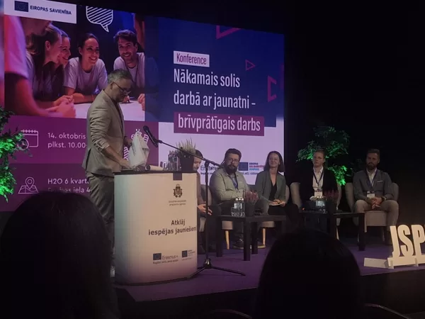 Konference jaunatnes jomā strādājošajiem “Nākamais solis darbā ar jaunatni — brīvprātīgais darbs”.