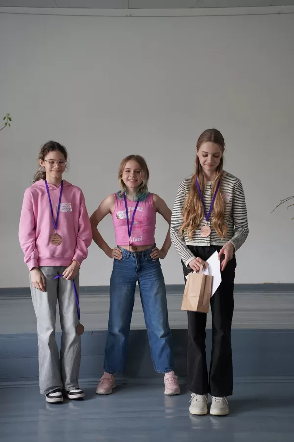 5.-6.klašu grupā 3.vieta - "ROZĀ DĪVAS"