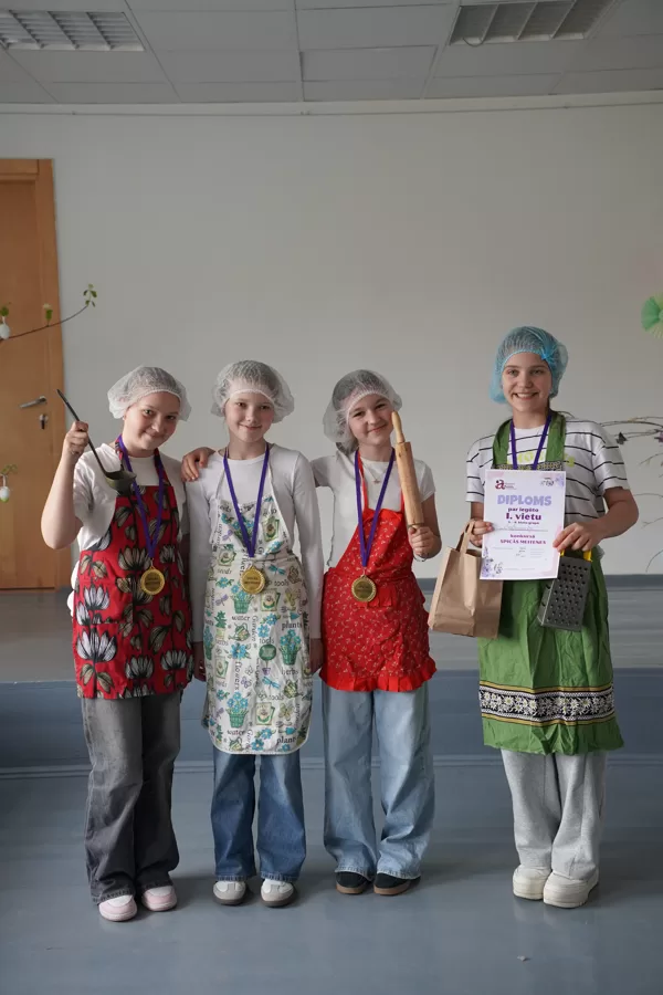 5.-6.klašu grupā 1.vieta - "'ŠEFPAVĀRIŅI"